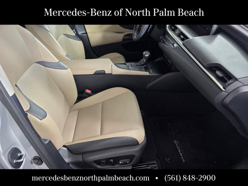 Used 2019 Lexus ES 300h w/ Premium Package FWD image 29