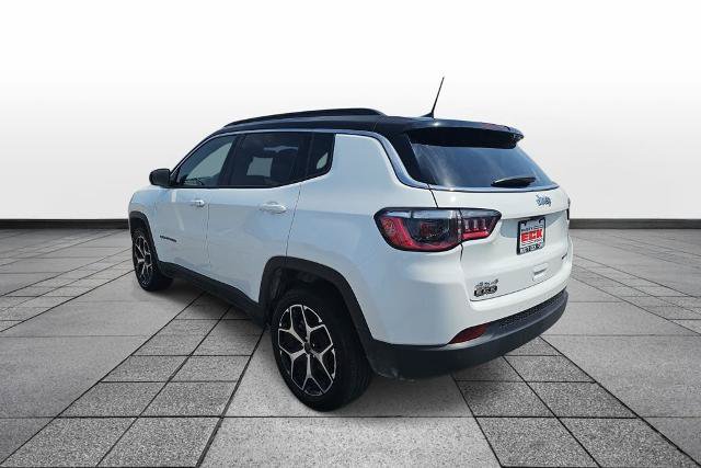 Used 2025 Jeep Compass Limited AWD/4WD image 7