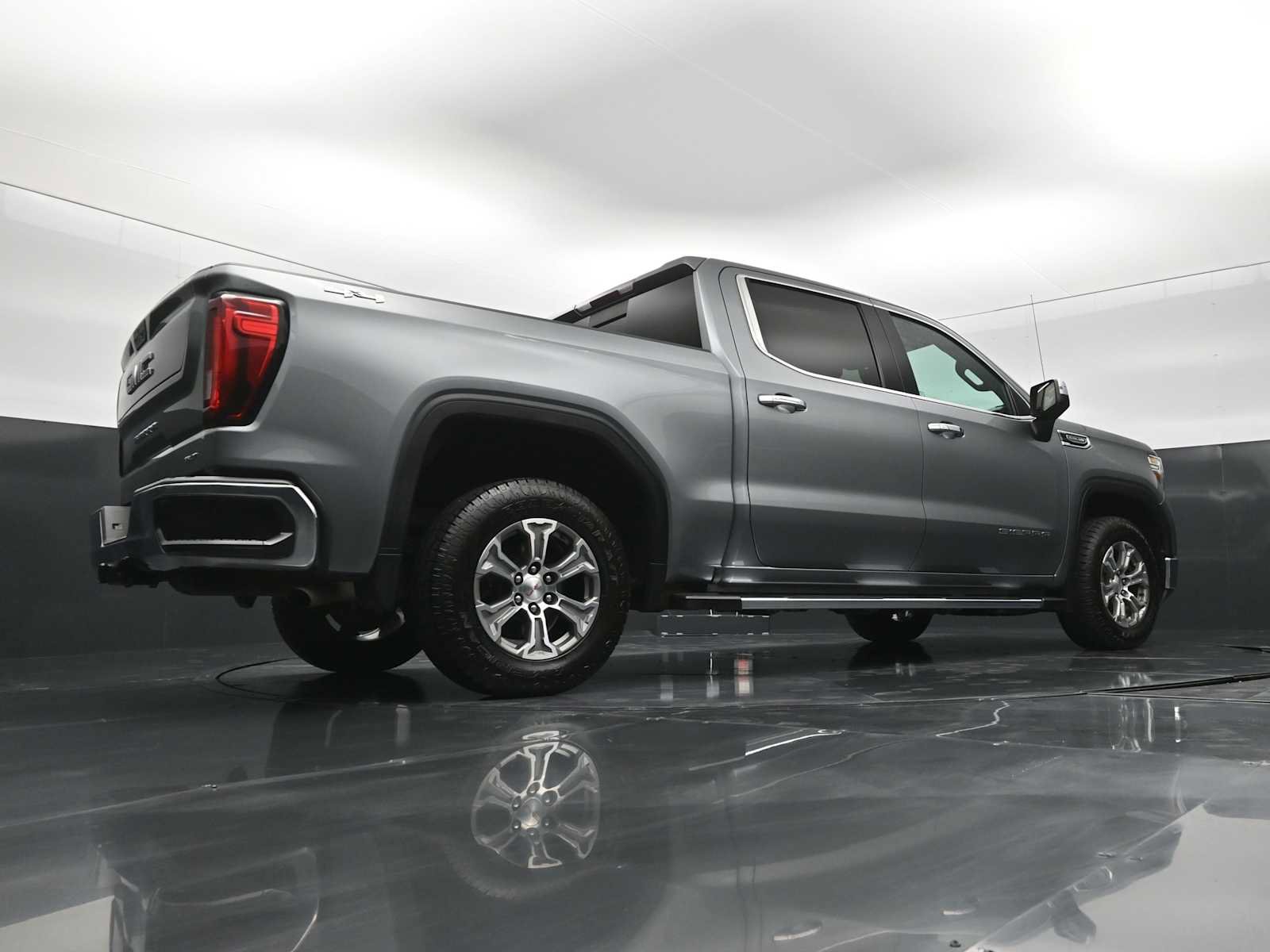 Used 2021 GMC Sierra 1500 SLT w/ SLT Convenience Package AWD/4WD image 45
