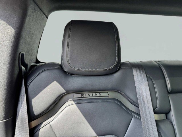 Used 2022 Rivian R1T Adventure image 53