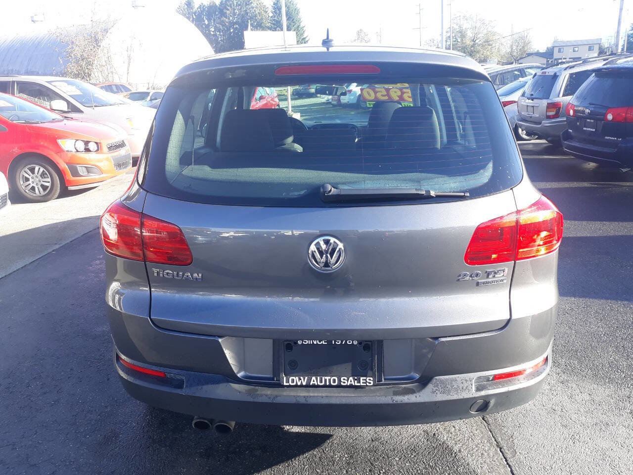 Used 2013 Volkswagen Tiguan S image 9