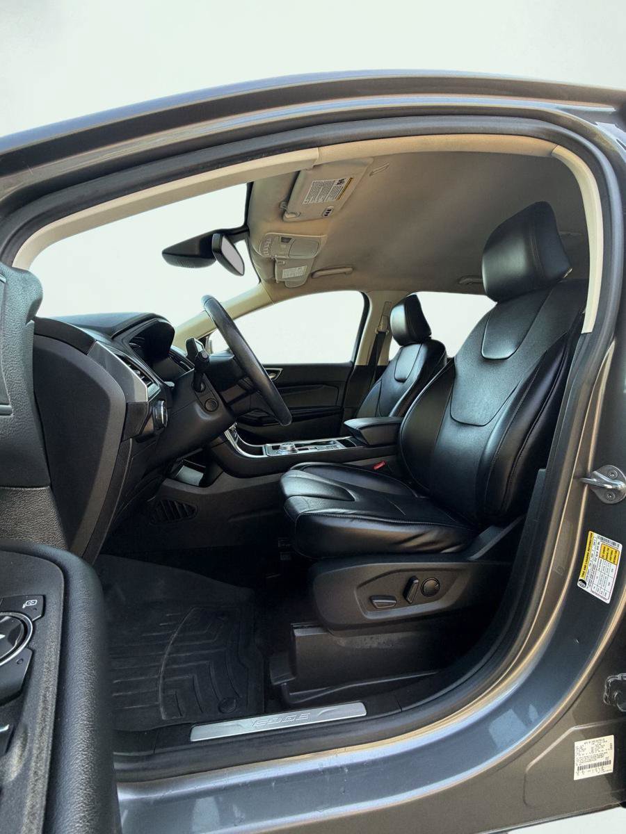 Used 2022 Ford Edge Titanium w/ Equipment Group 301A AWD/4WD image 4