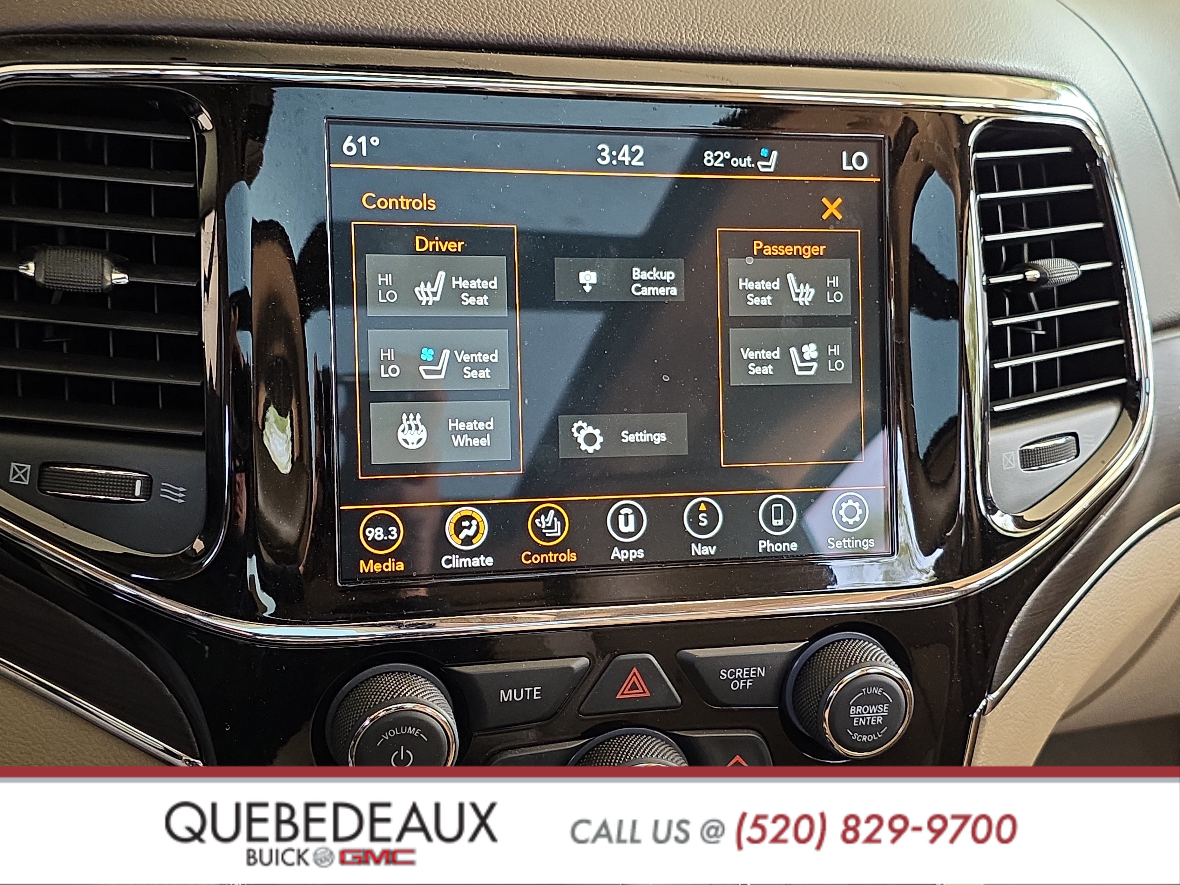 Used 2020 Jeep Grand Cherokee Overland AWD/4WD image 18