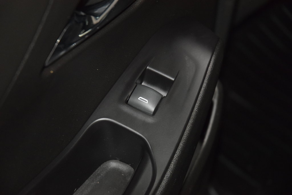Used 2020 Chevrolet Traverse LT AWD/4WD image 46