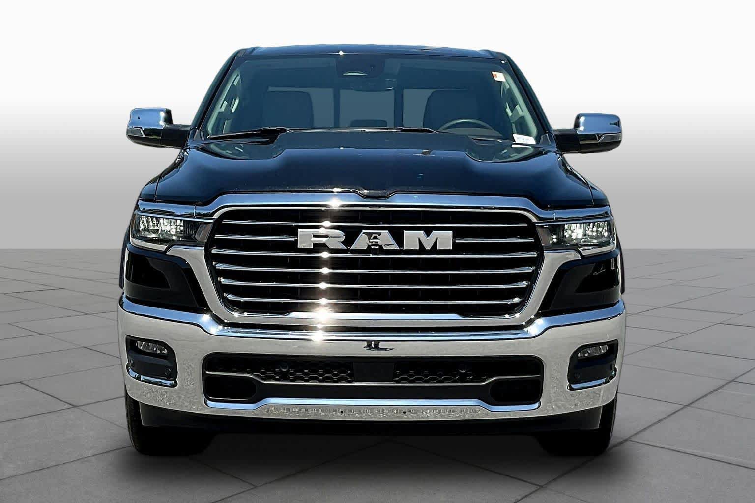Used 2025 RAM 1500 Laramie AWD/4WD image 7