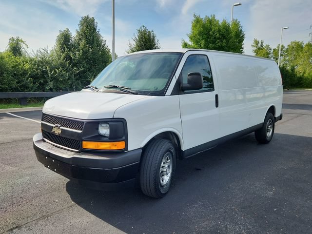 Used 2013 Chevrolet Express 3500 Extended RWD image 3