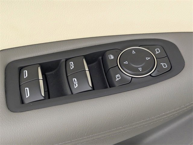 Used 2025 Cadillac XT5 Premium Luxury image 12