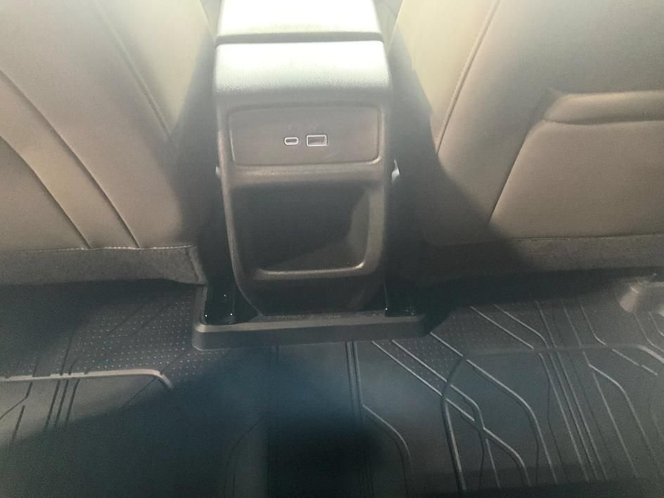 Used 2024 Chevrolet Trax ACTIV w/ Sunroof Package FWD image 27