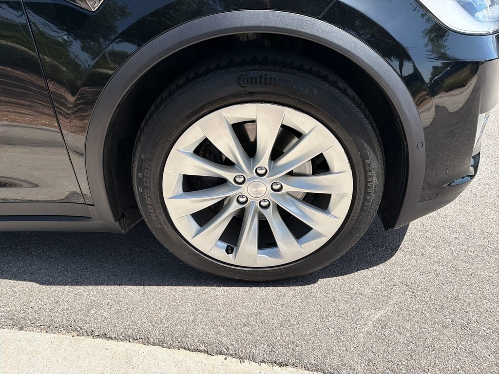 Used 2018 Tesla Model X 100D AWD/4WD image 17
