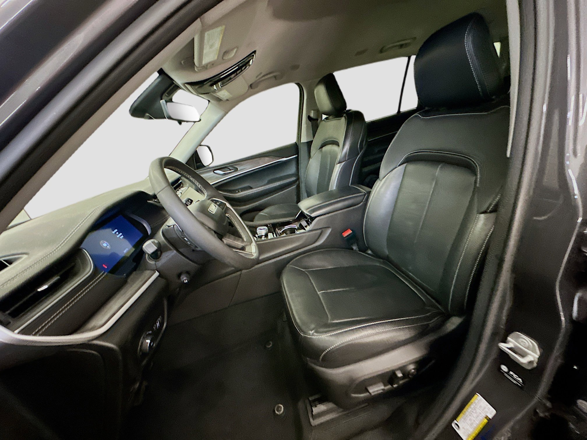 Used 2023 Jeep Grand Cherokee L Limited w/ Luxury Tech Group II image 13