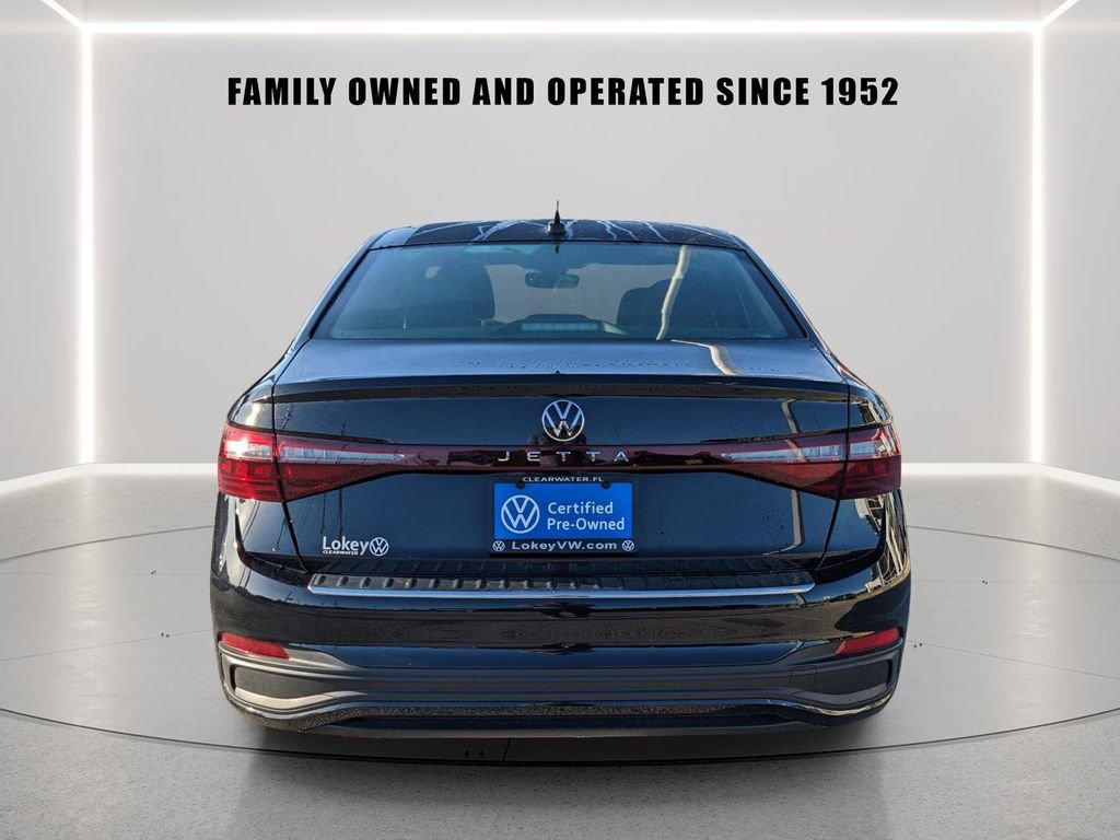 Used 2025 Volkswagen Jetta Sport image 5