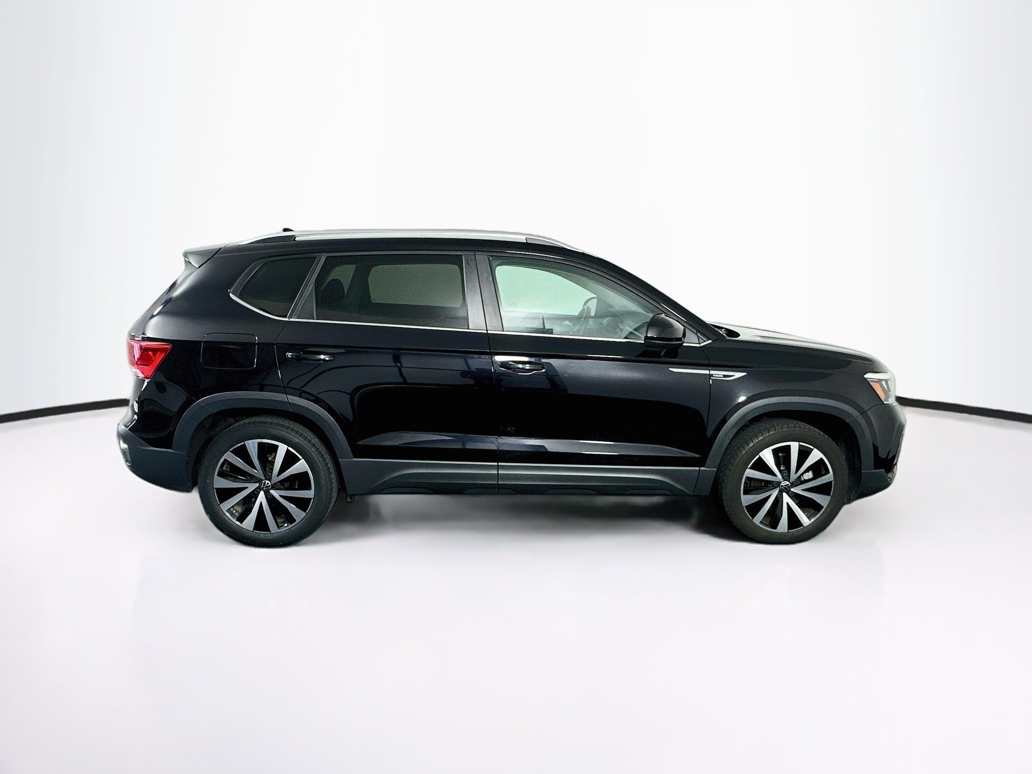 Used 2023 Volkswagen Taos SE FWD image 10