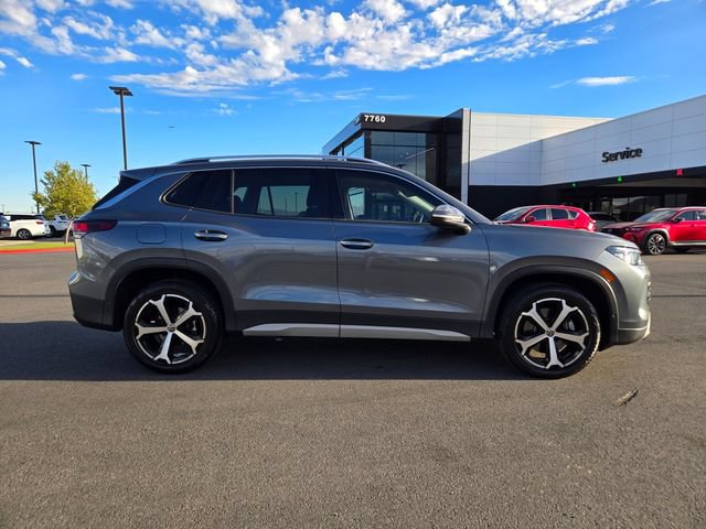Used 2025 Volkswagen Tiguan SE AWD/4WD image 7