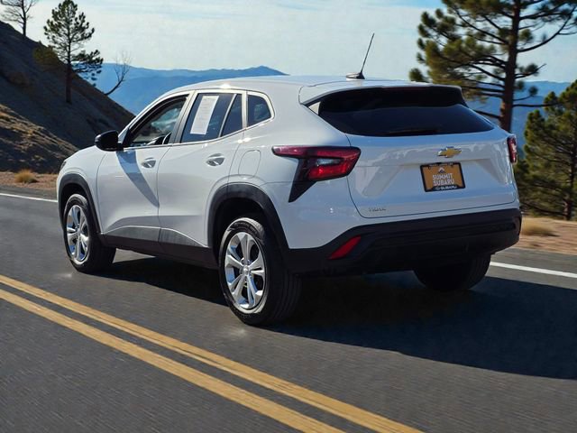 Used 2025 Chevrolet Trax LS image 5