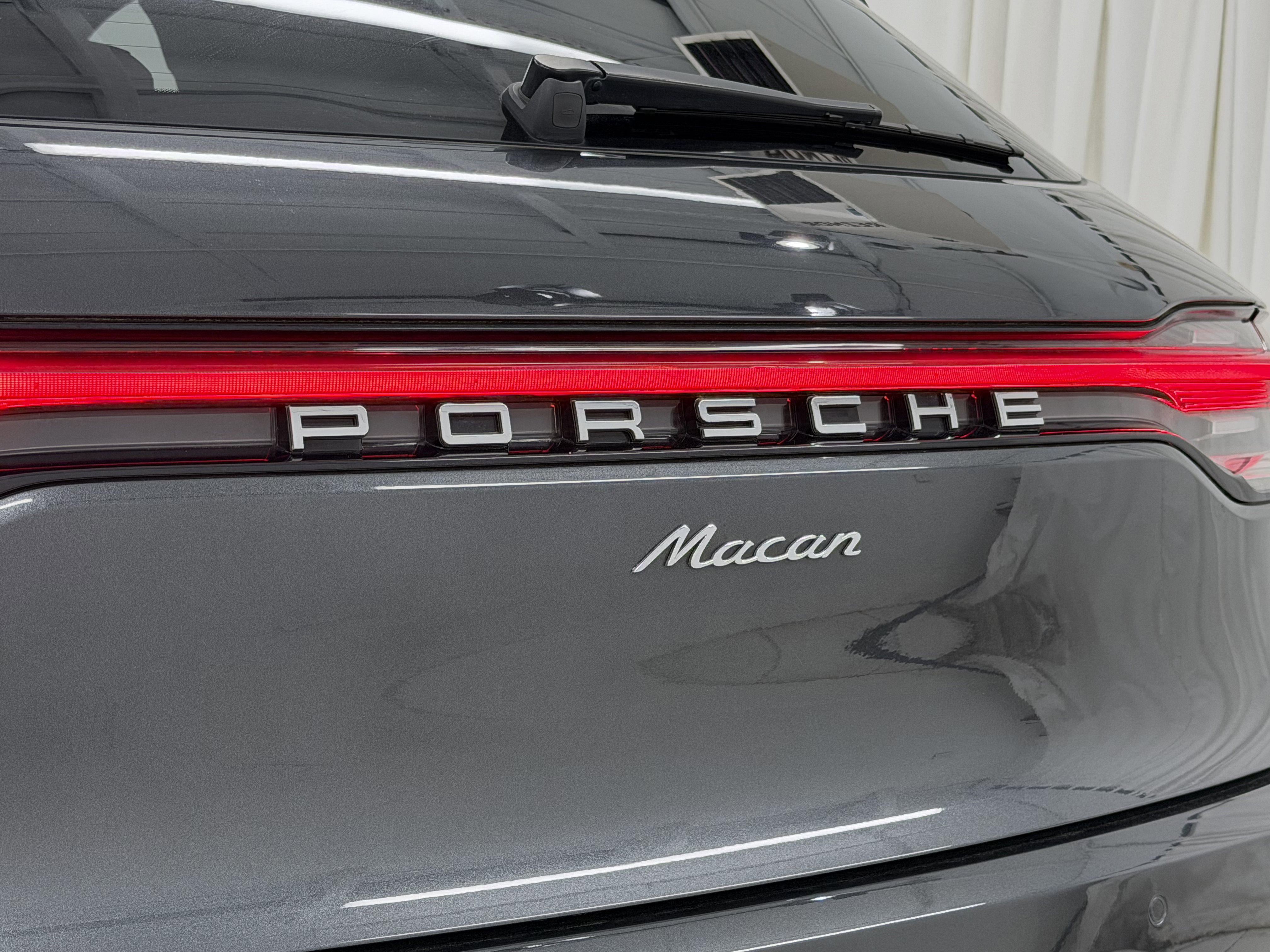 Certified 2021 Porsche Macan AWD/4WD image 61