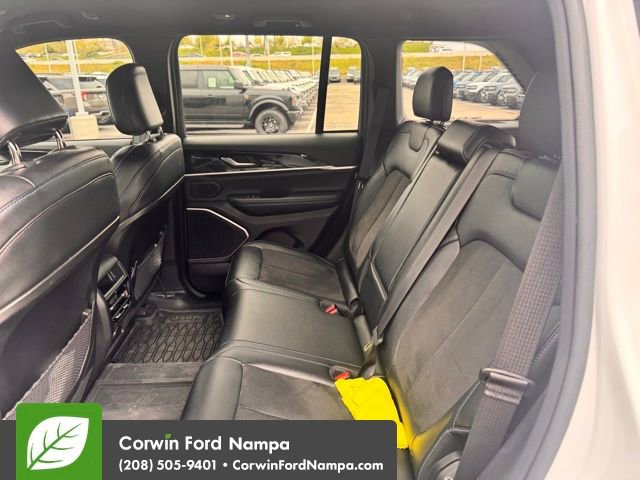 Used 2022 Jeep Grand Cherokee Trailhawk w/ Advanced Protech Group II AWD/4WD image 9