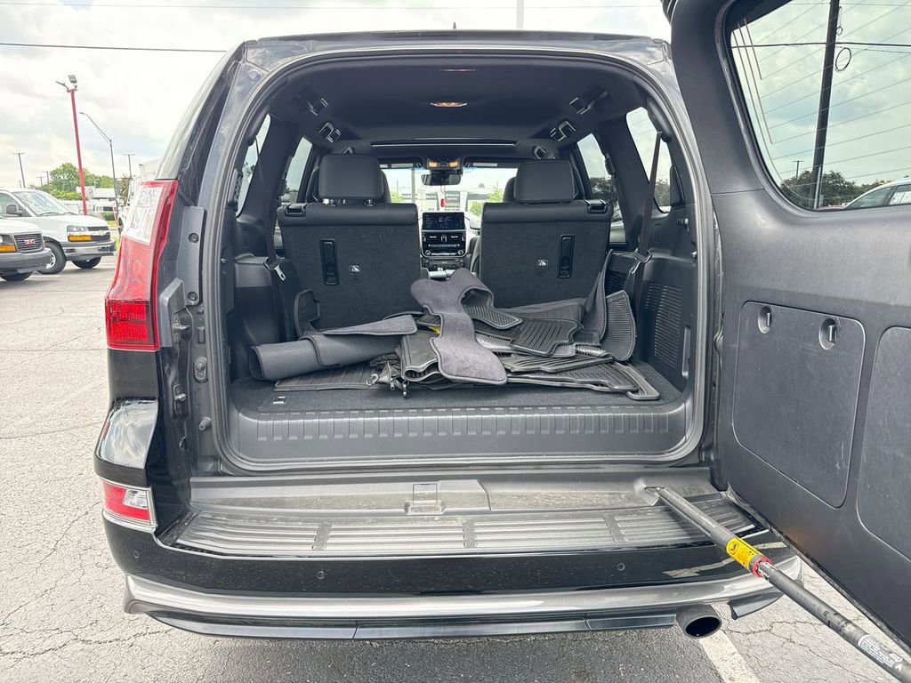 Used 2022 Lexus GX 460 Premium w/ Accessory Package AWD/4WD image 25