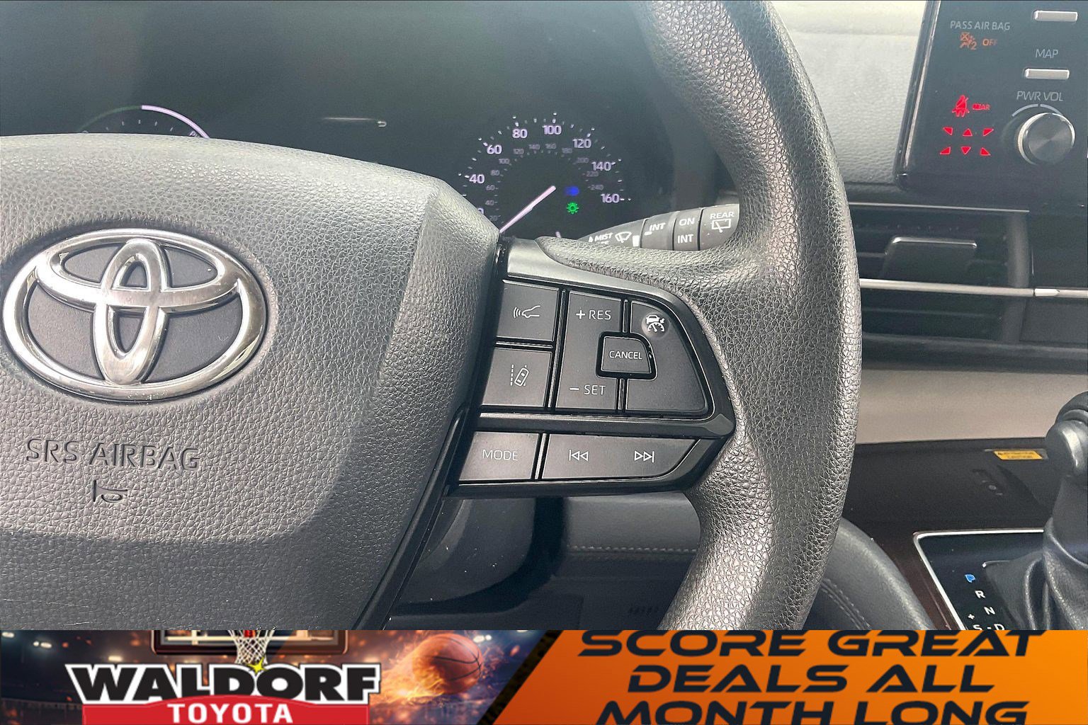 Used 2023 Toyota Sienna LE w/ LE Plus Package image 24