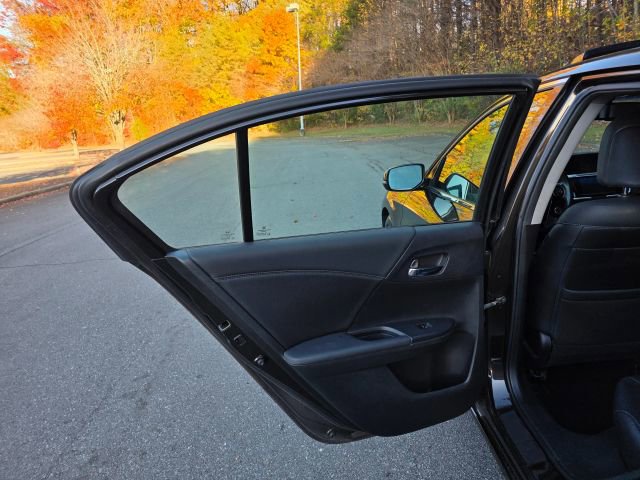 Used 2016 Honda Accord EX-L image 16