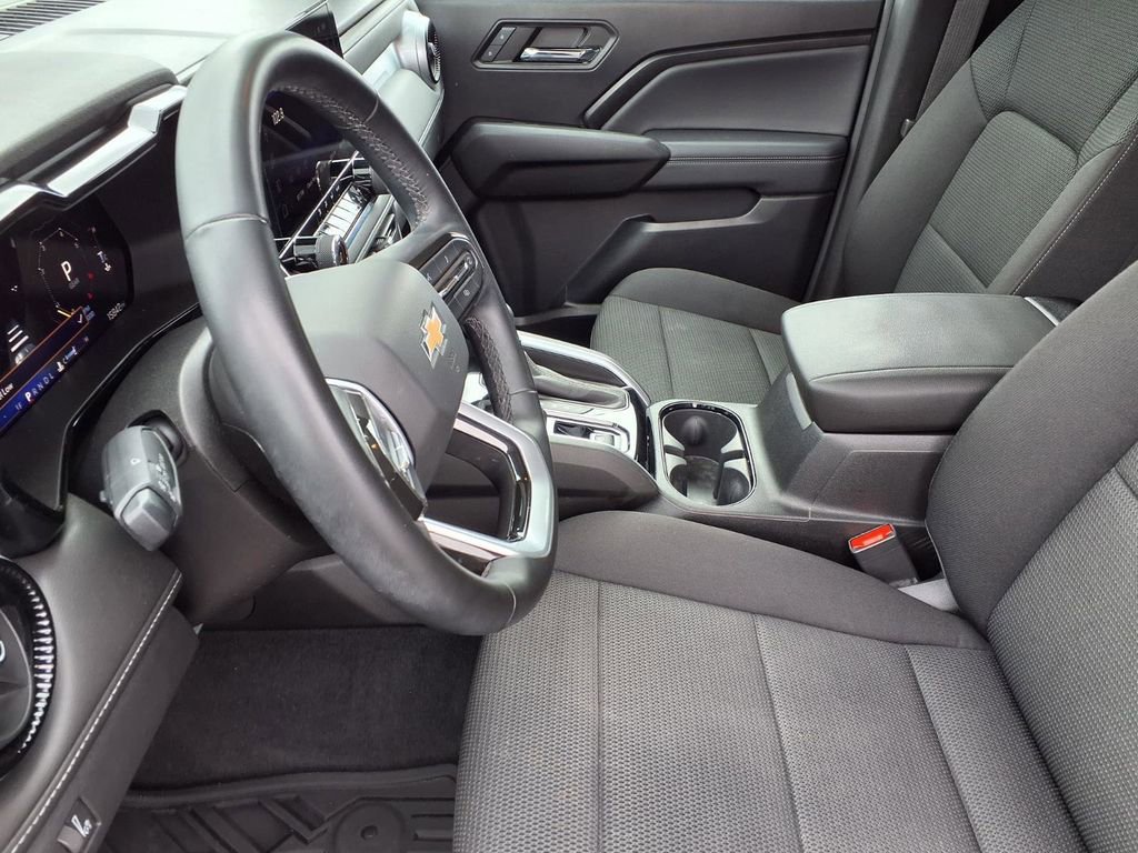 Used 2024 Chevrolet Colorado LT w/ LT Convenience Package image 16