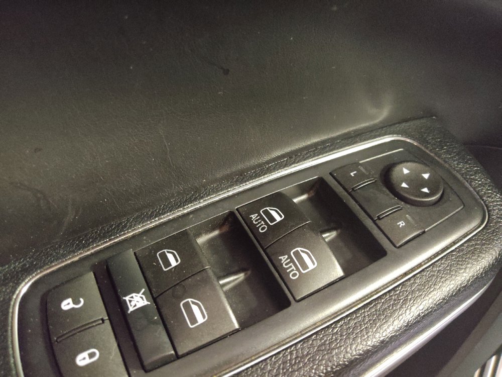 Used 2015 Chrysler 300 Limited RWD image 27