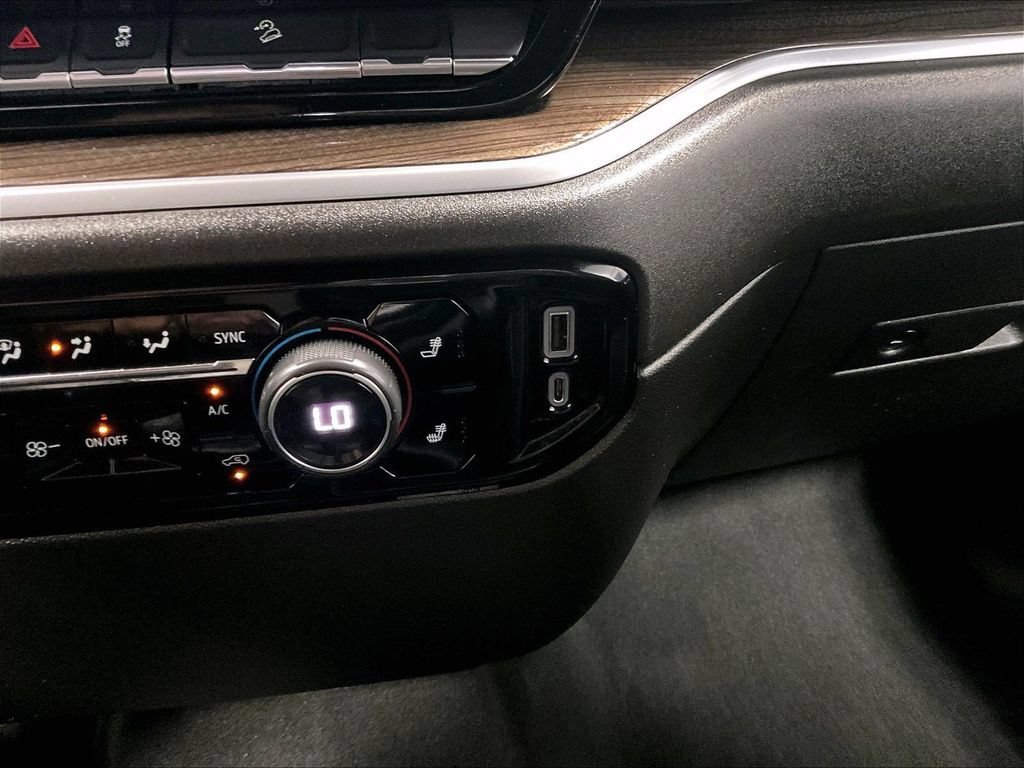Used 2022 Chevrolet Silverado 1500 LT AWD/4WD image 25