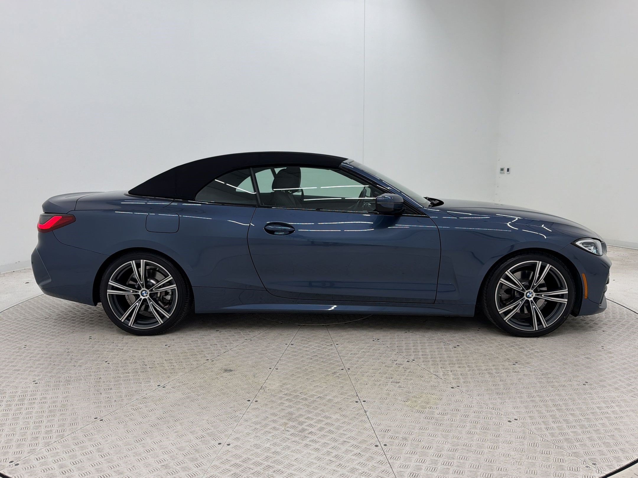 Used 2022 BMW 430i Convertible w/ M Sport Package RWD image 27