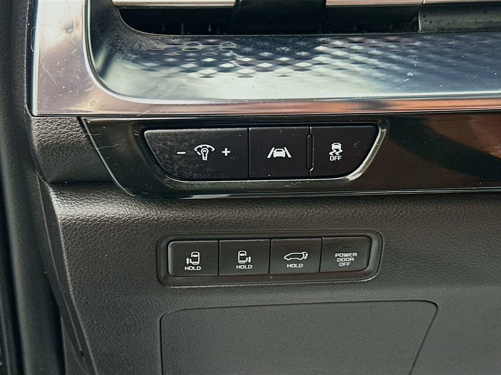 Used 2023 Kia Carnival SX Prestige image 10