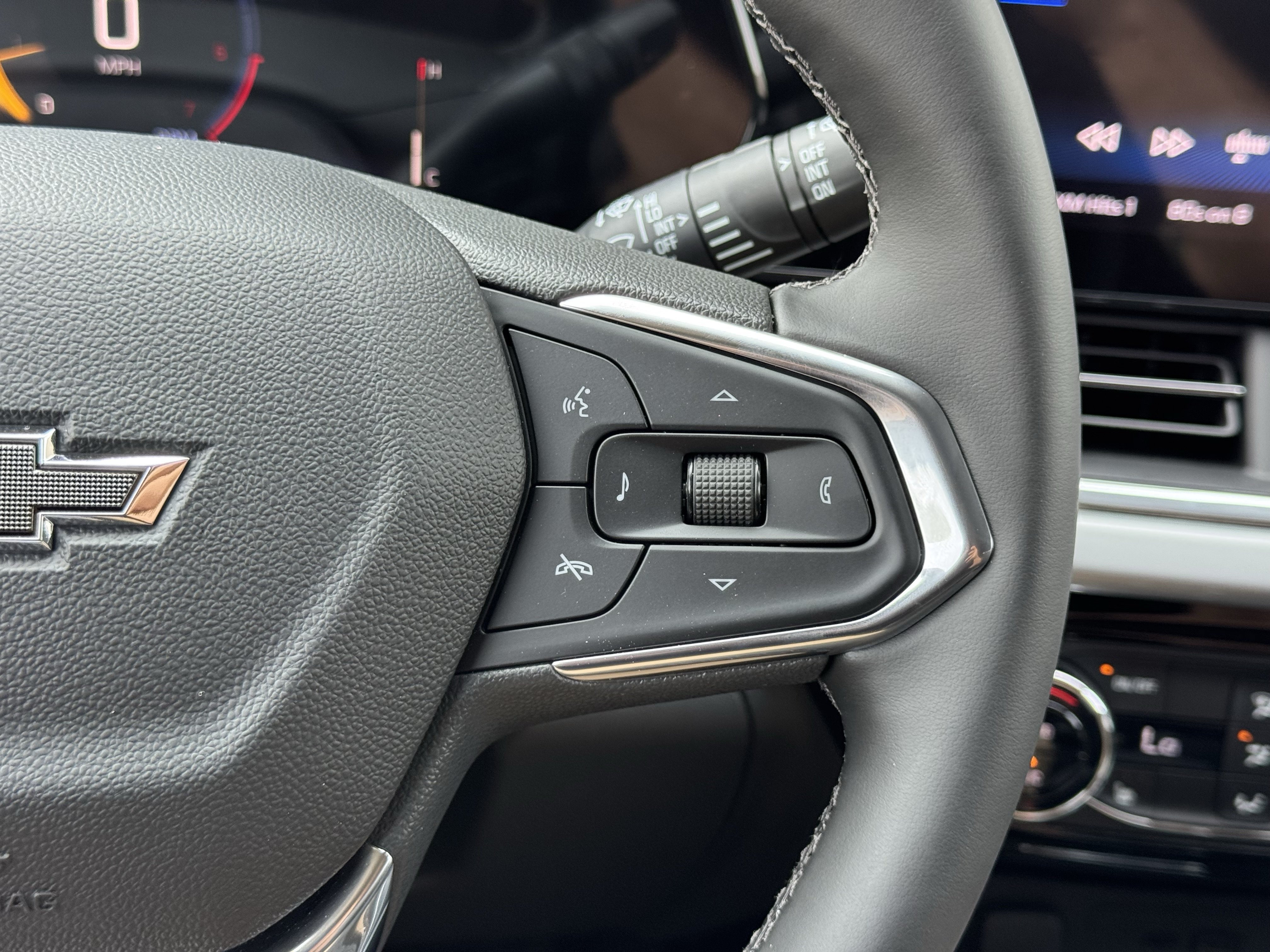 New 2026 Chevrolet Trax LT w/ Driver Confidence Package FWD image 27
