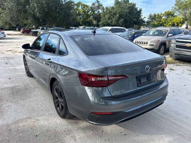 Used 2024 Volkswagen Jetta Sport FWD image 3