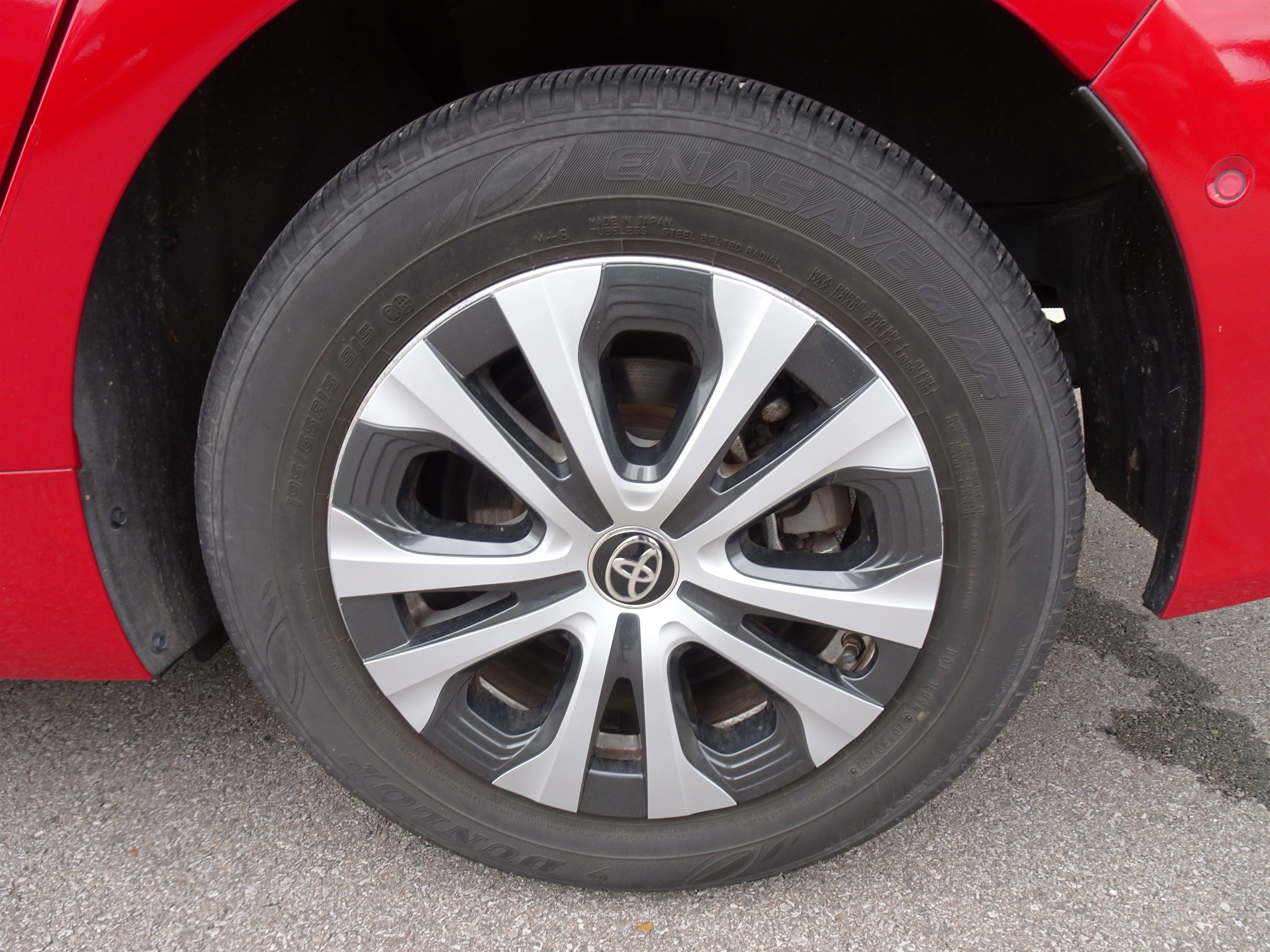 Used 2020 Toyota Prius AWD image 24