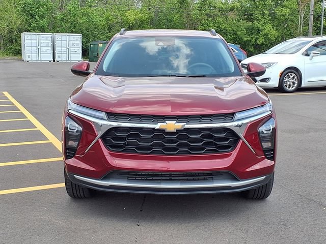 Certified 2025 Chevrolet Trax LT FWD image 21
