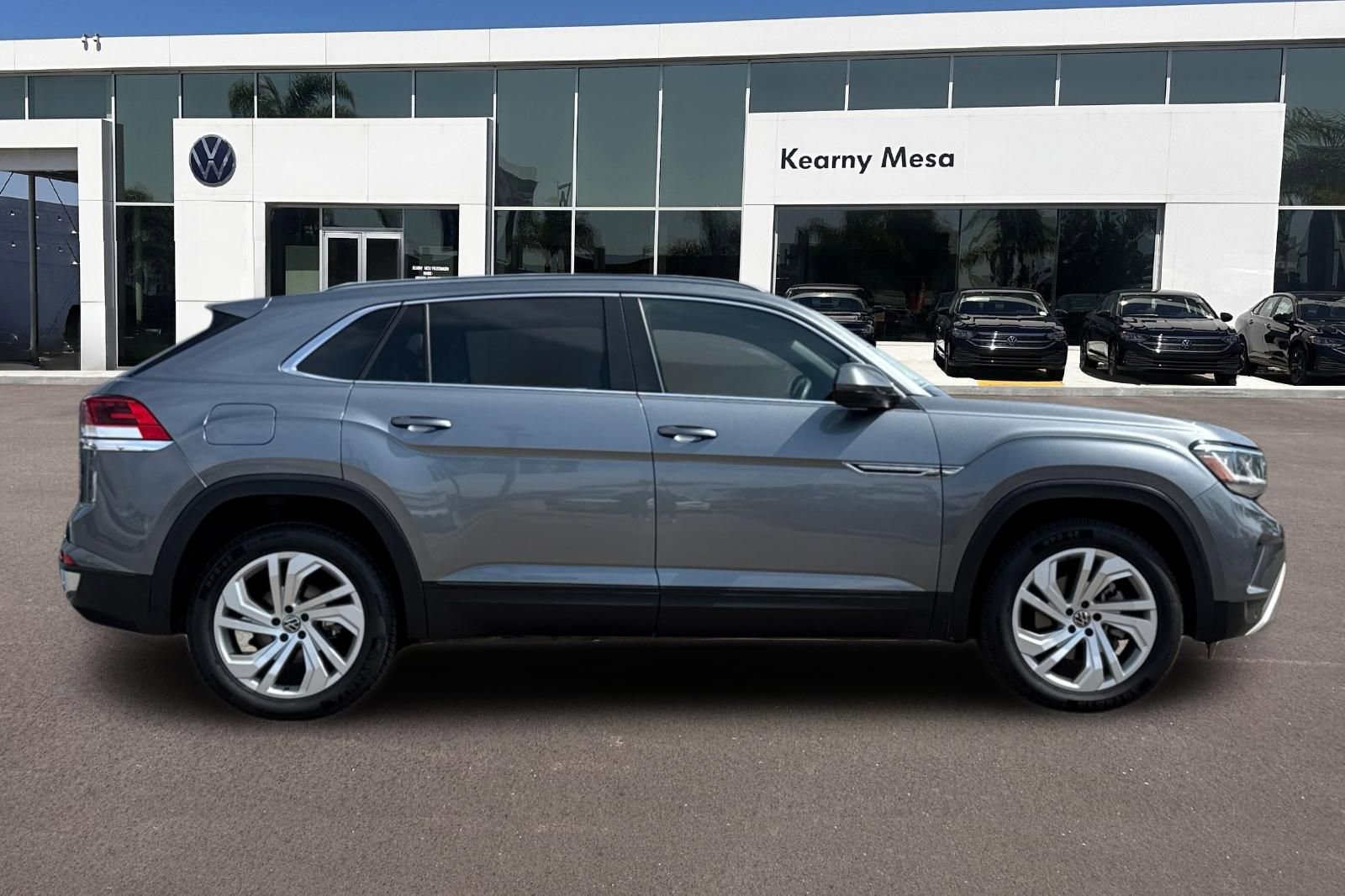 Used 2021 Volkswagen Atlas Cross Sport SEL image 3