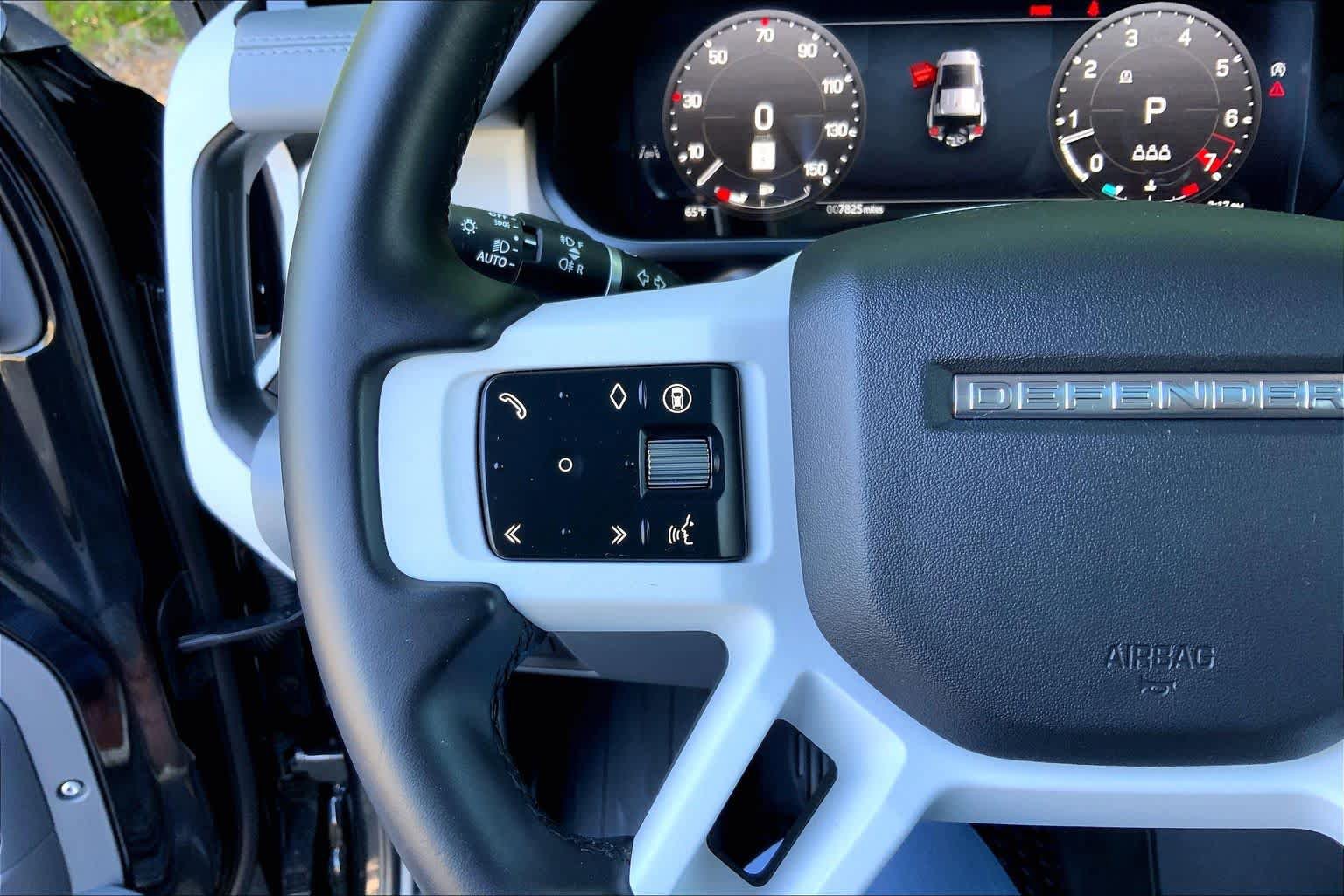 Used 2025 Land Rover Defender 110 S AWD/4WD image 22