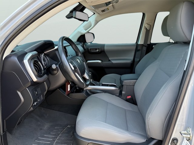 Used 2021 Toyota Tacoma SR5 AWD/4WD image 15