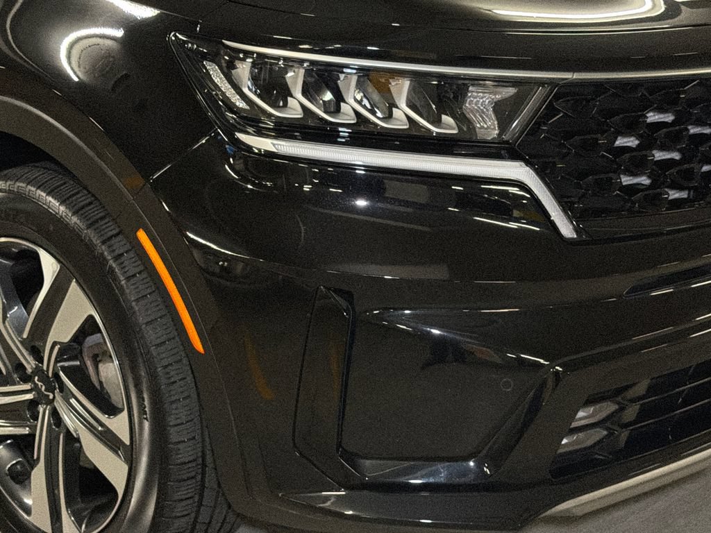 Certified 2023 Kia Sorento EX AWD/4WD image 11