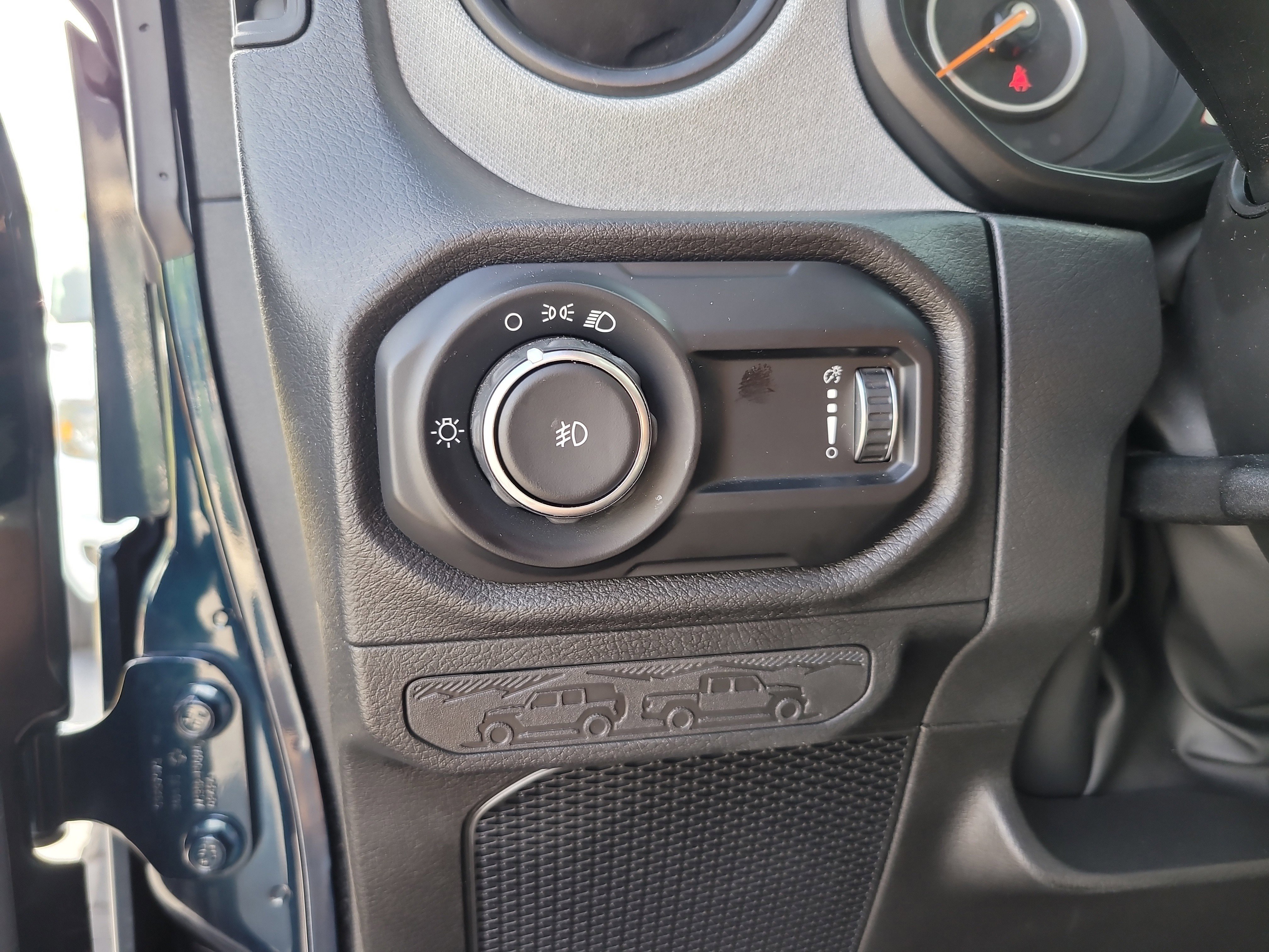 Used 2025 Jeep Wrangler Sport image 30