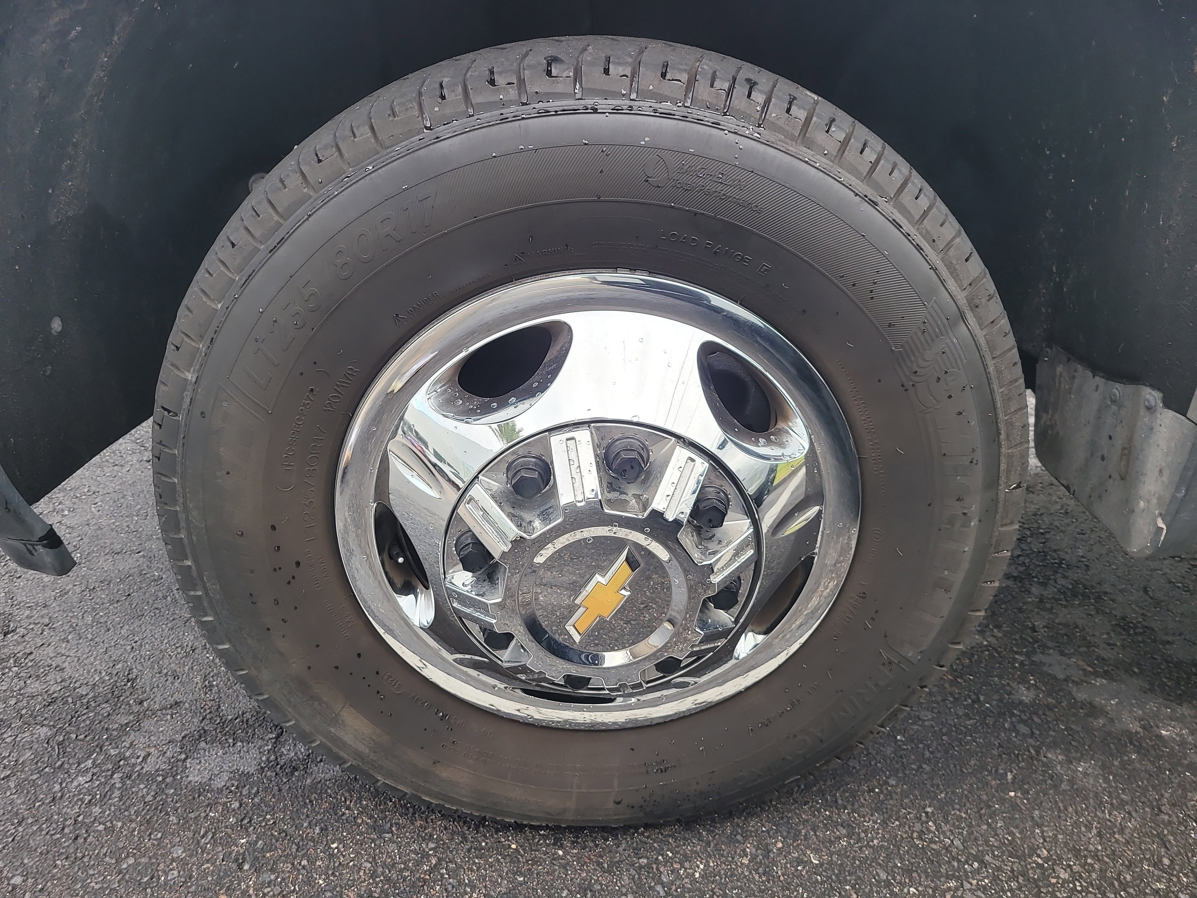 Used 2024 Chevrolet Silverado 3500 LT w/ Convenience Package image 8