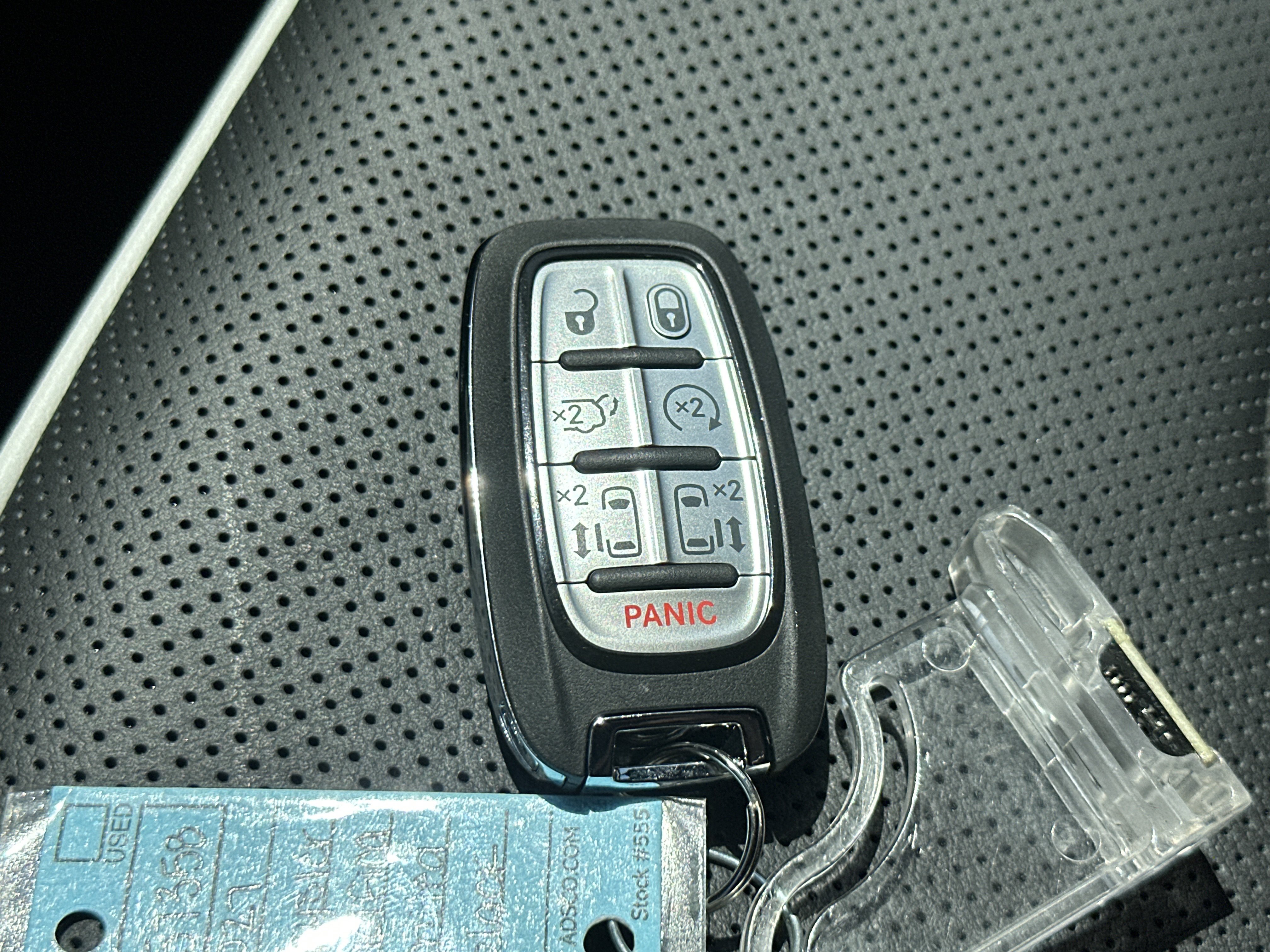 New 2027 Chrysler Pacifica Limited FWD image 3