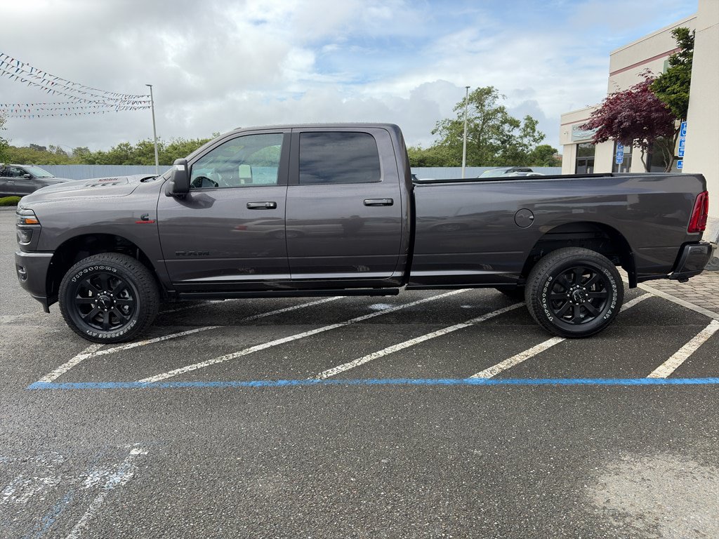 New 2026 RAM 3500 Laramie AWD/4WD image 5