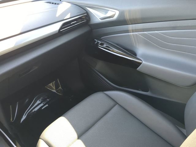 Used 2023 Volkswagen ID.4 Pro S image 17