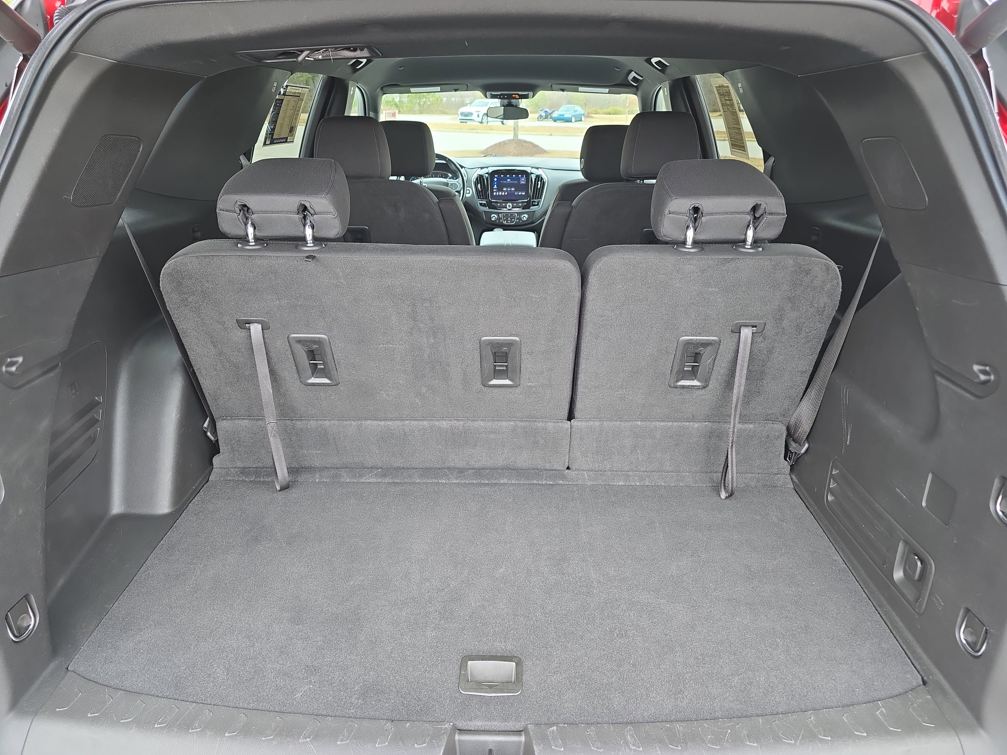 Used 2022 Chevrolet Traverse LT image 12