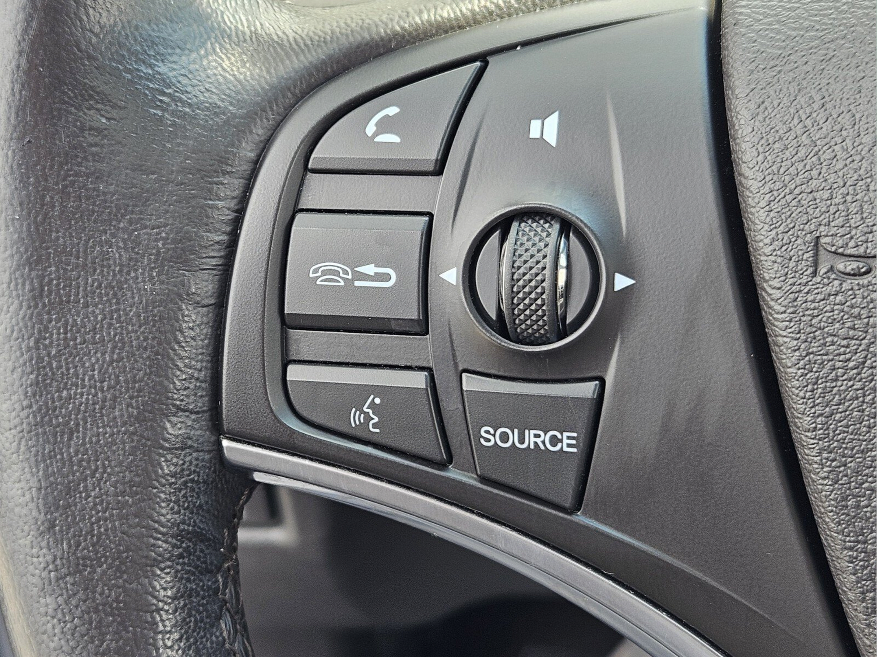 Used 2016 Acura MDX FWD w/ Advance & Entertainment image 24