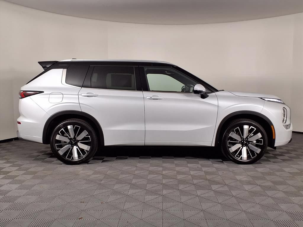 New 2026 Mitsubishi Outlander SEL FWD image 28
