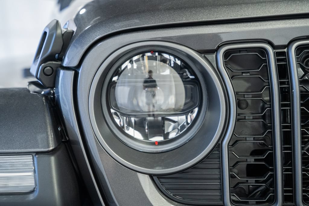 New 2026 Jeep Gladiator Sport AWD/4WD image 10