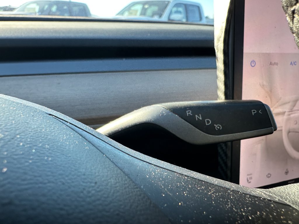 Used 2024 Tesla Model Y Long Range AWD/4WD image 29