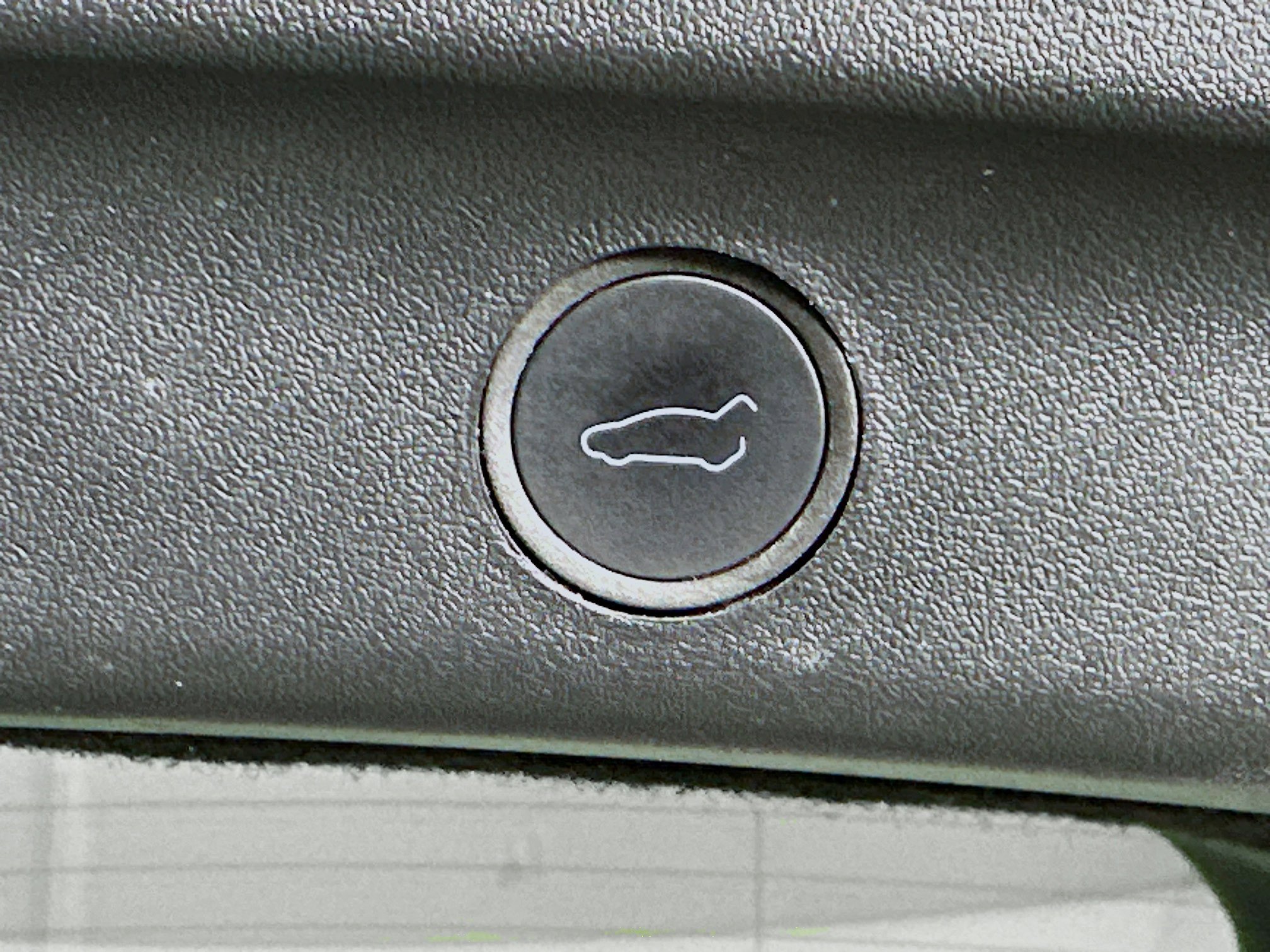 Used 2024 Tesla Model Y Long Range image 28