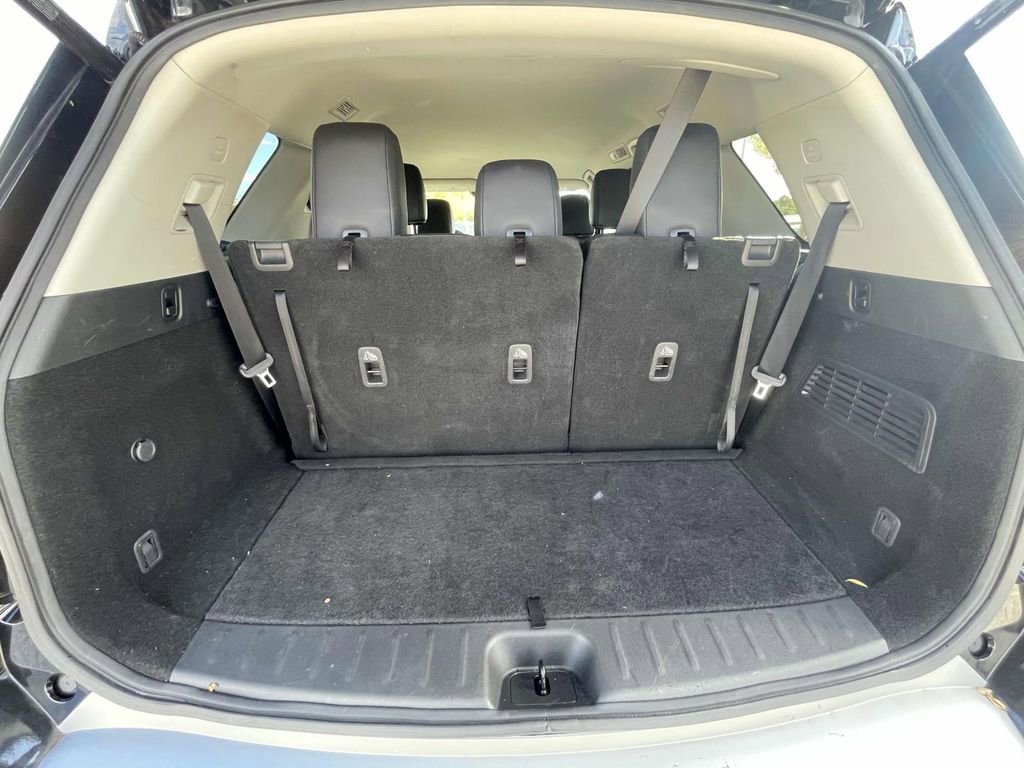 Used 2023 Nissan Pathfinder SL image 9