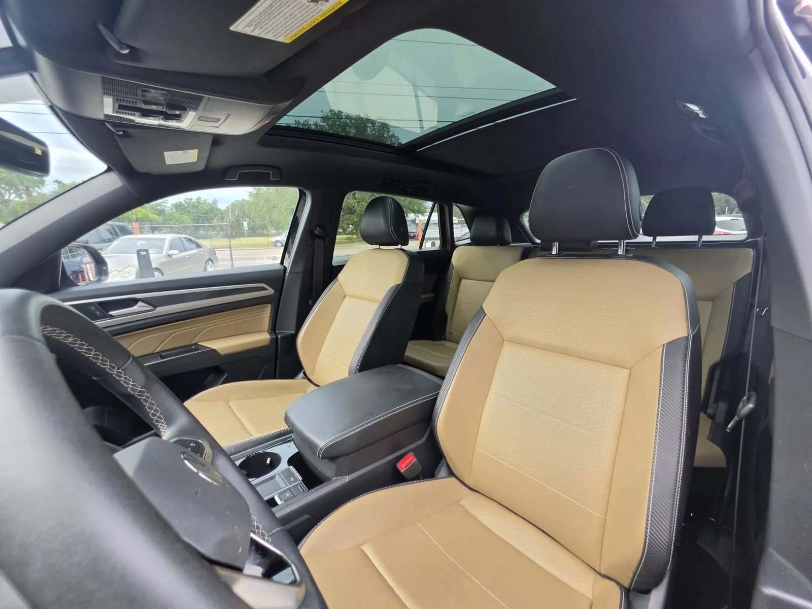 Used 2022 Volkswagen Atlas Cross Sport SE w/ Panoramic Sunroof Package FWD image 7