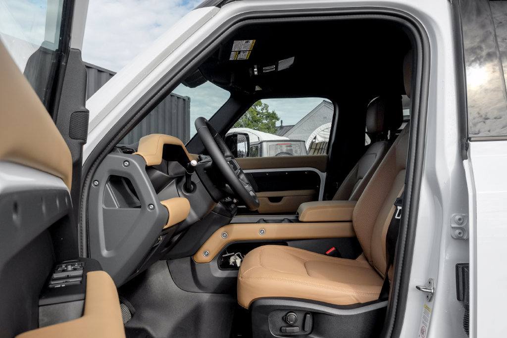 New 2026 Land Rover Defender 110 X-Dynamic SE AWD/4WD image 10